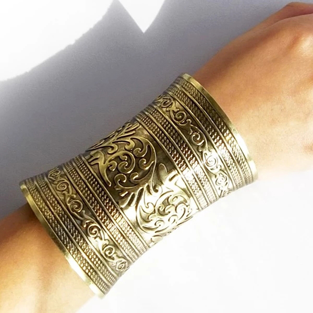 Bracciale largo in lega vintag - Men Accessories India recensione e prezzo