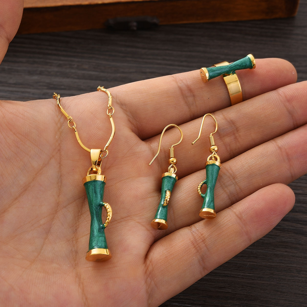 Set di gioielli alla moda in P - Men Accessories India recensione e prezzo